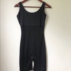 SPANX Black Large full Bodysuit - medium hold